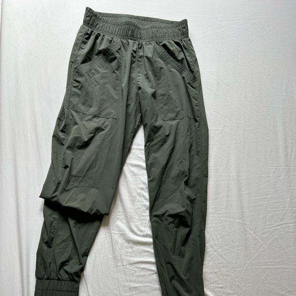So iLL women’s climbing Joggers, size M - Picture 2 of 7